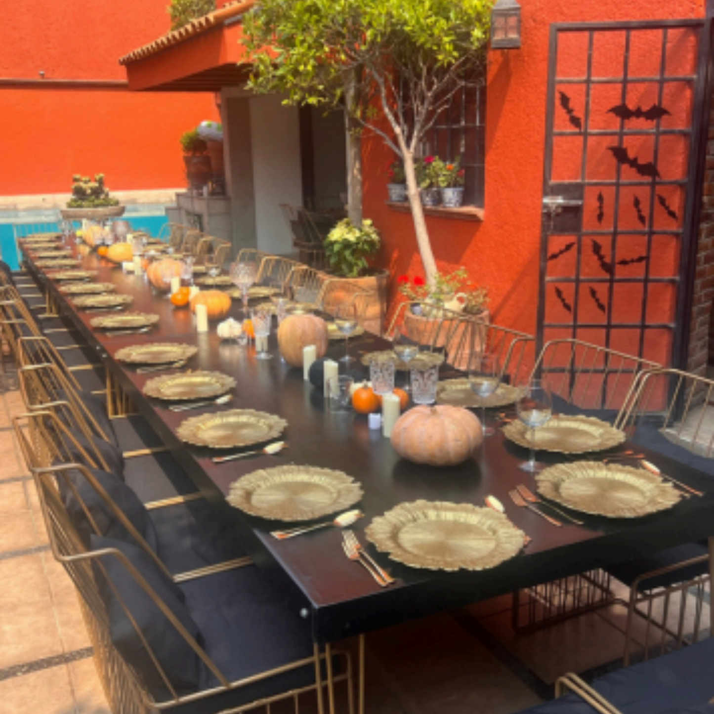 Mesa black shine & silla Camila negra