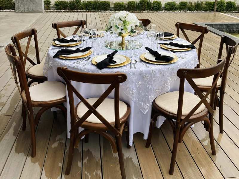 Mesa con mantel CDMX - Mesas para Banquetes