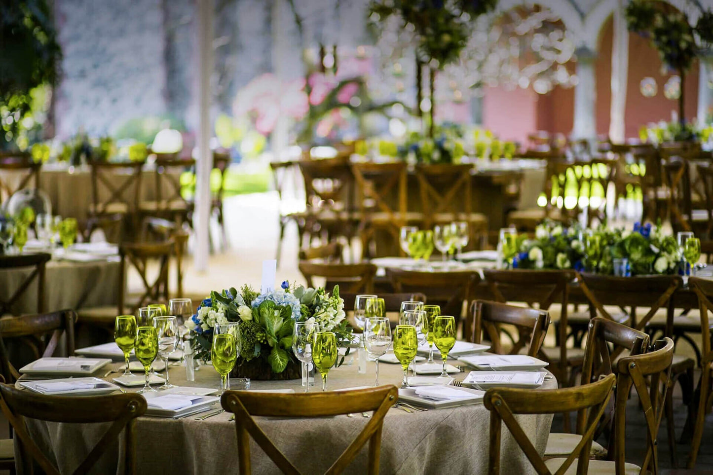 Mesa con mantel CDMX - Mesas para Banquetes